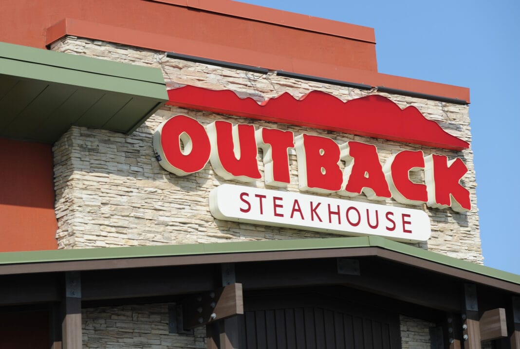 Dona do Outback abre vagas para de estágio e aceita todo os cursos