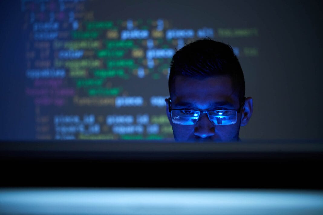 Grupo de educação irlandês oferece 100 bolsas de estudo para trabalhar com tecnologia