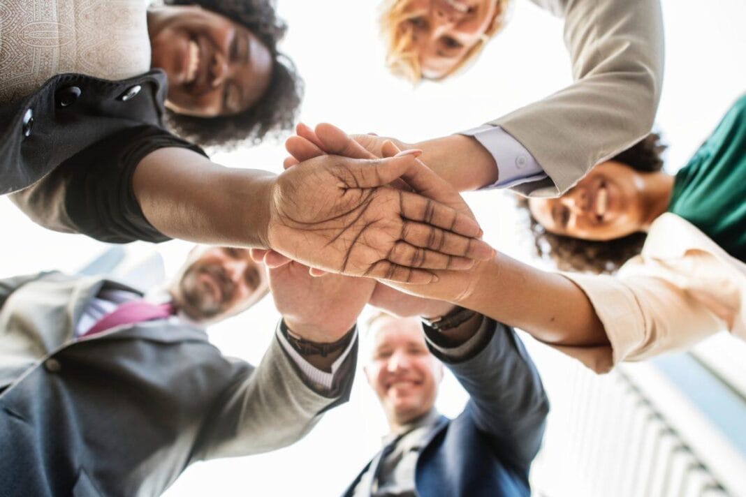 Como implementar programas de diversidade nas empresas