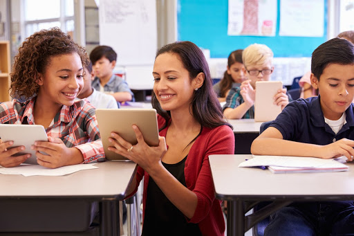 Conheça o papel fundamental da tecnologia na educação