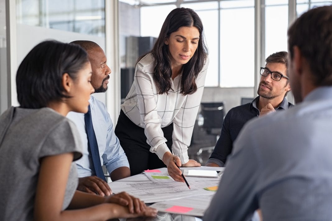 Além do salário: como um líder pode motivar a equipe